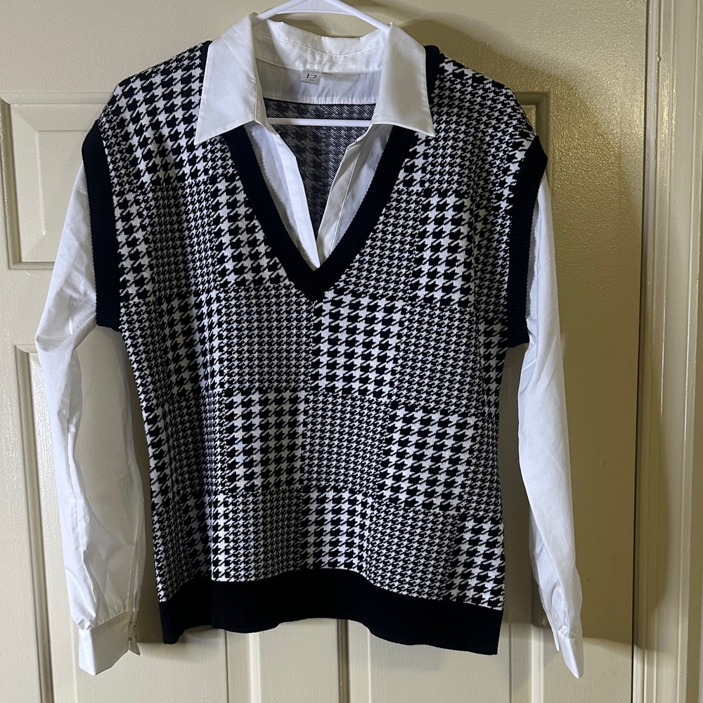 Women’s Black and White Houndstooth Sweater Vest